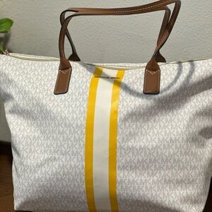Michael Kors weekend tote
